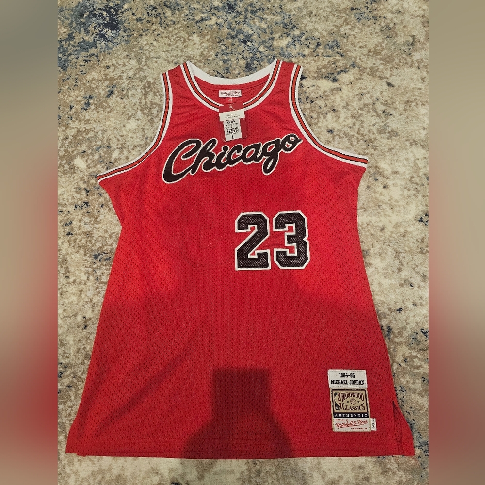 Mitchell and Ness 1984-1985 Michael Jordan Chicago Bulls Jersey Size (L) 44 NWT